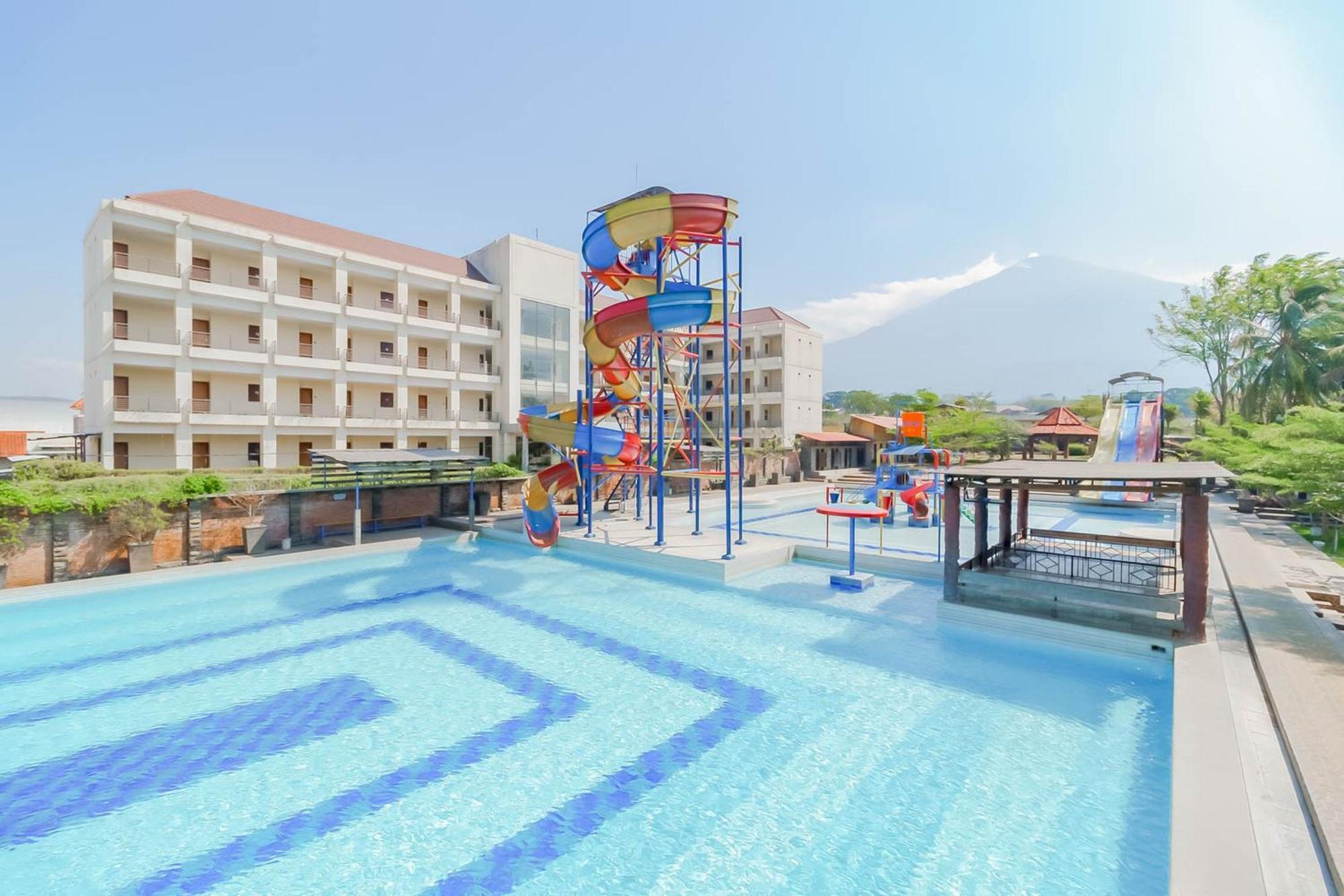 Reddoorz Resort Premium @ Sangkan Hurip Кунінґан Екстер'єр фото