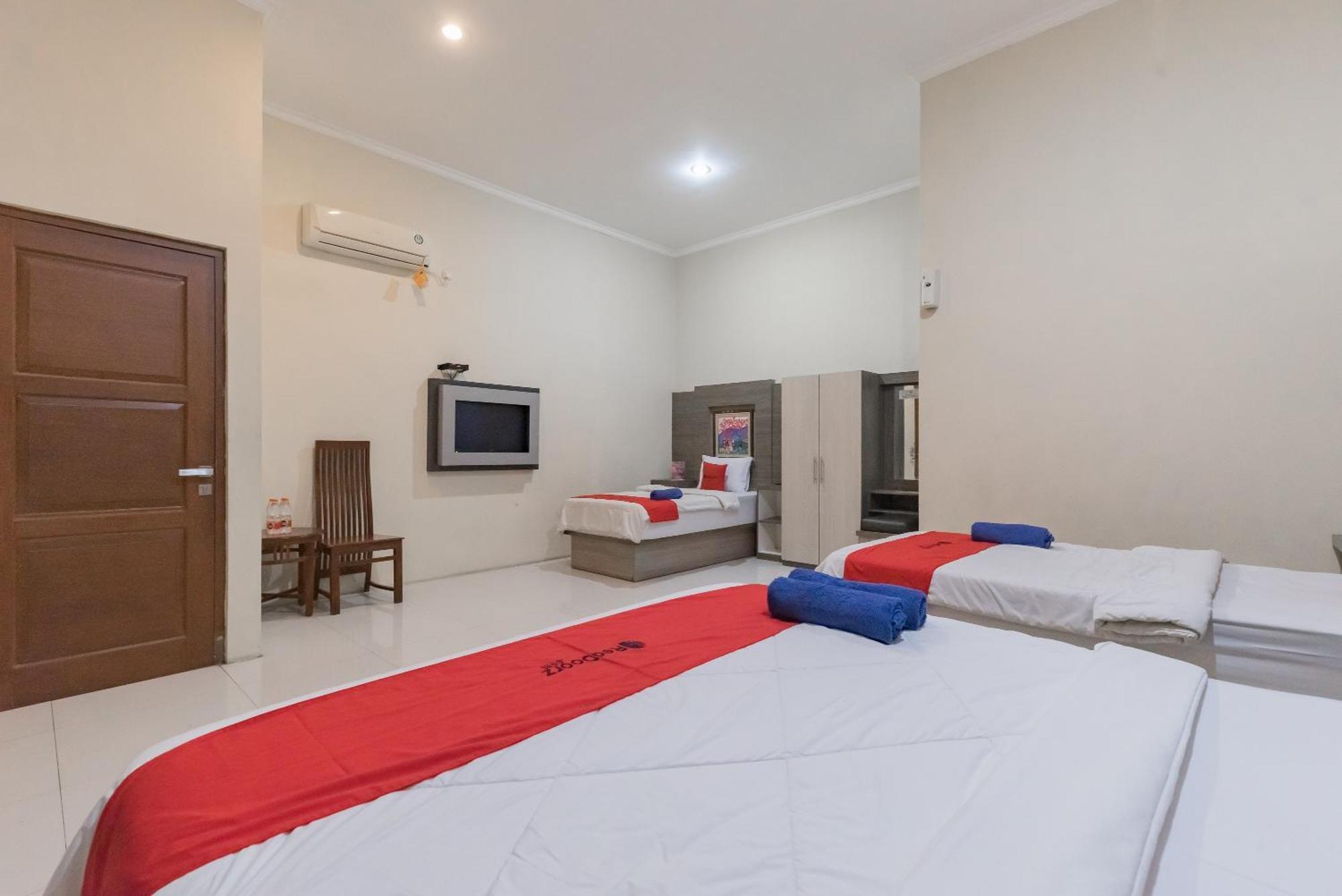 Reddoorz Resort Premium @ Sangkan Hurip Кунінґан Екстер'єр фото