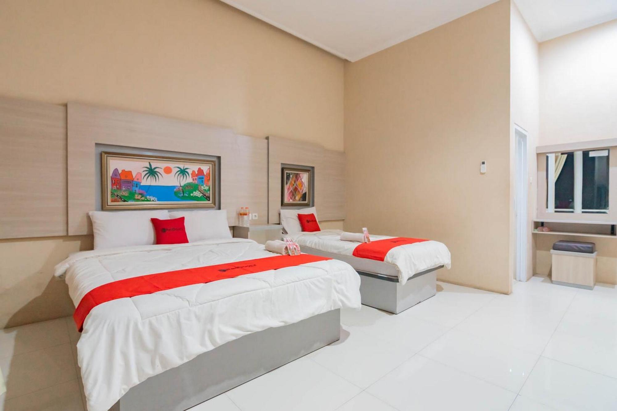 Reddoorz Resort Premium @ Sangkan Hurip Кунінґан Екстер'єр фото