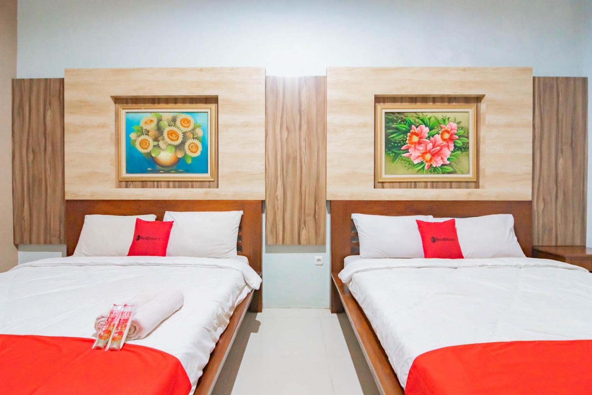 Reddoorz Resort Premium @ Sangkan Hurip Кунінґан Екстер'єр фото