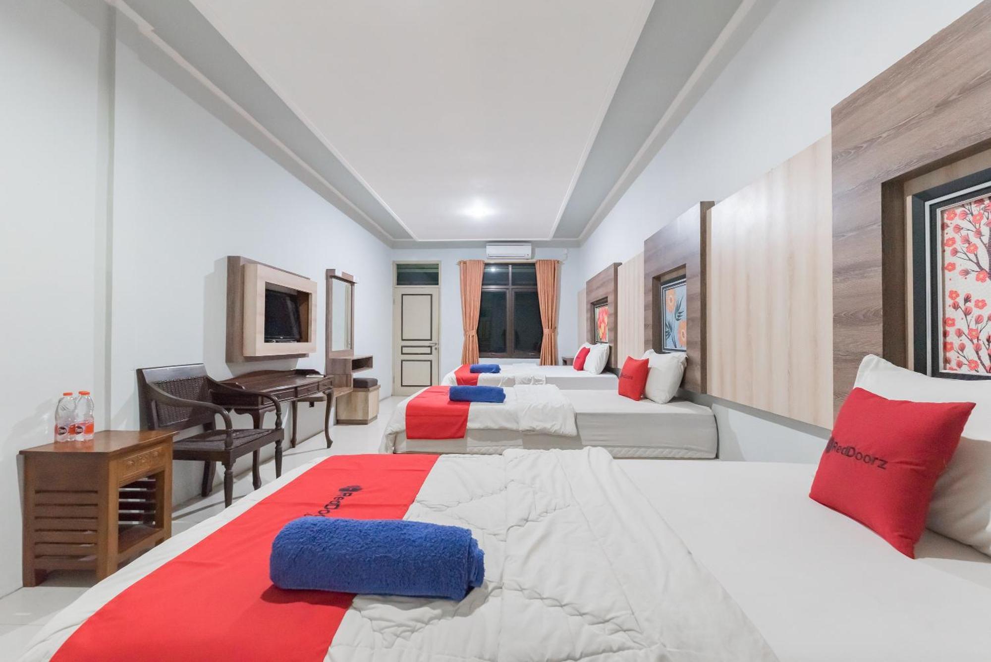 Reddoorz Resort Premium @ Sangkan Hurip Кунінґан Екстер'єр фото