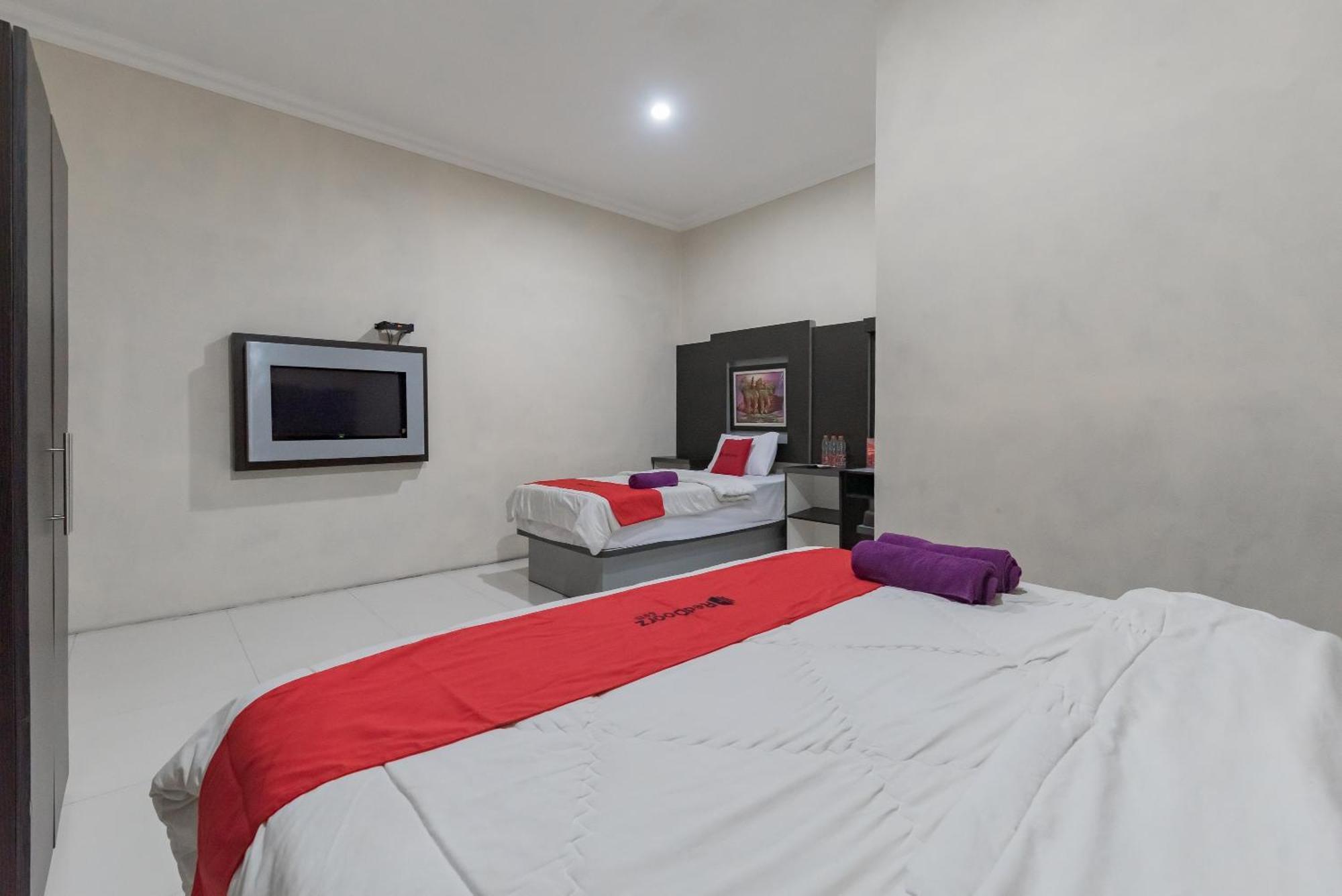 Reddoorz Resort Premium @ Sangkan Hurip Кунінґан Екстер'єр фото