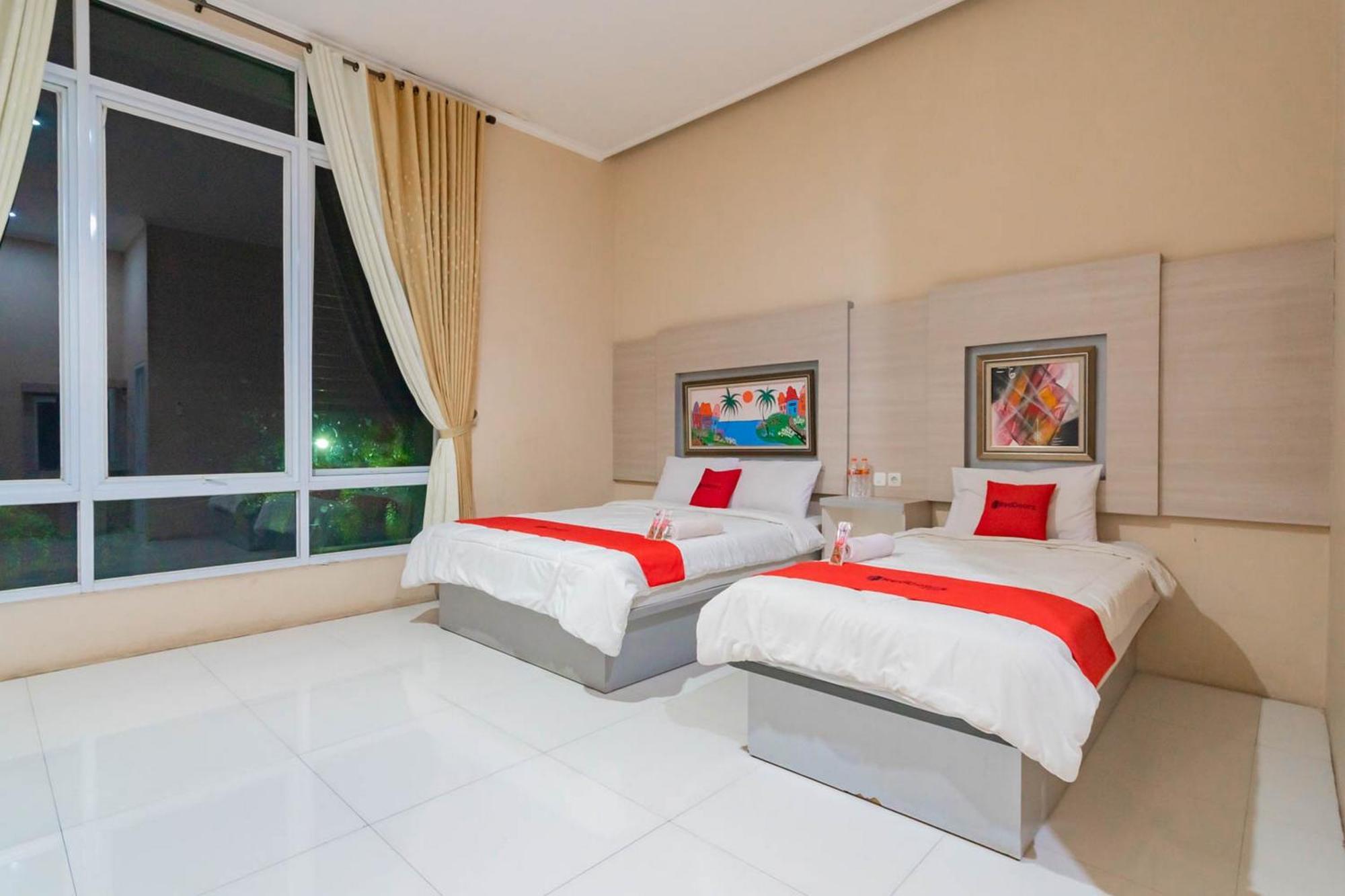Reddoorz Resort Premium @ Sangkan Hurip Кунінґан Екстер'єр фото