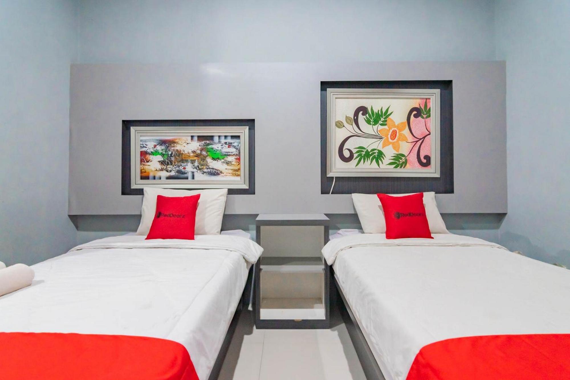Reddoorz Resort Premium @ Sangkan Hurip Кунінґан Екстер'єр фото