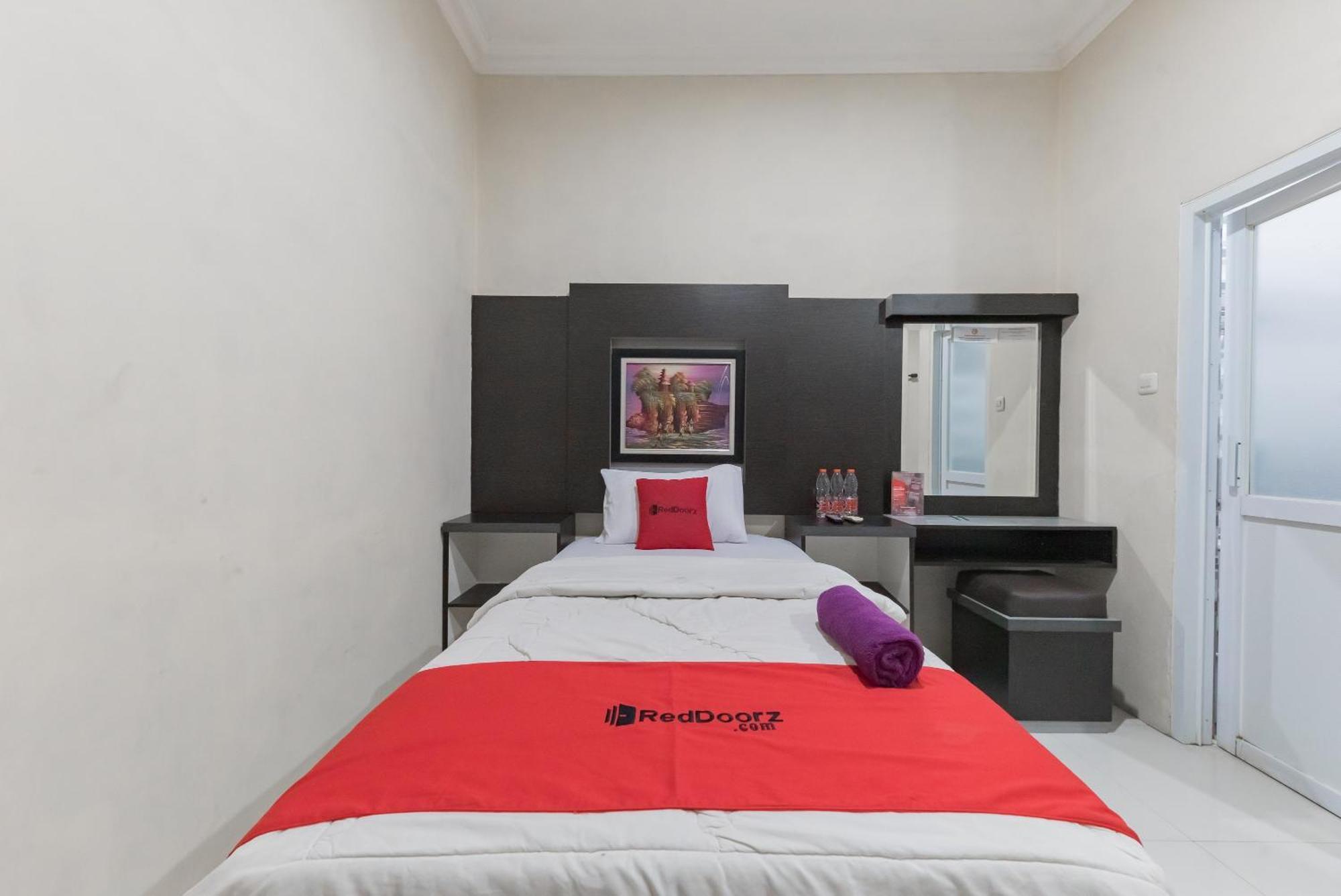 Reddoorz Resort Premium @ Sangkan Hurip Кунінґан Екстер'єр фото