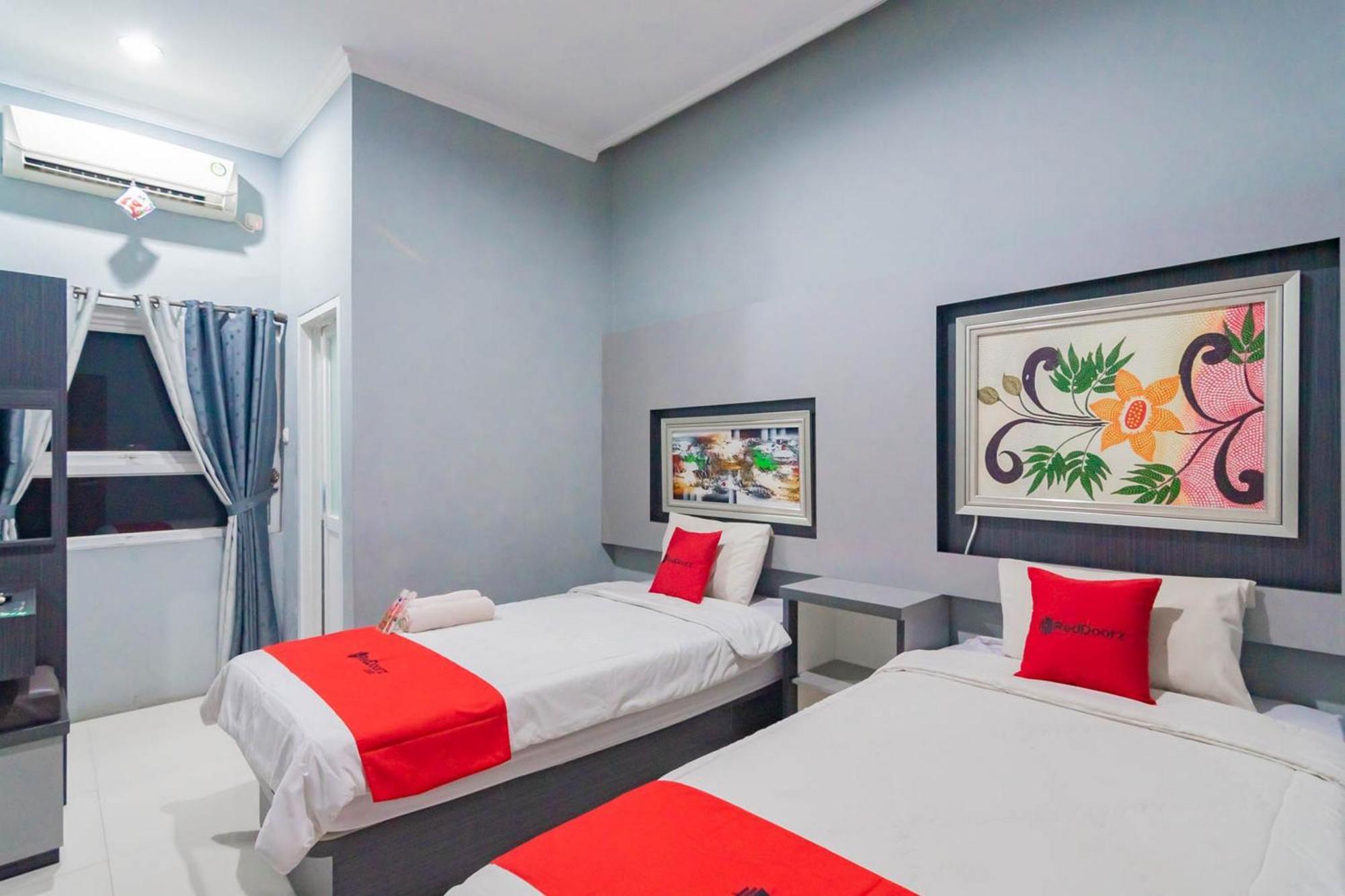 Reddoorz Resort Premium @ Sangkan Hurip Кунінґан Екстер'єр фото